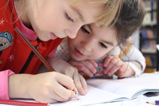 AVVISO ALLE FAMIGLIE PER ISCRIZIONI ALLA SCUOLA - ANNO SCOLASTICO 2020/2021